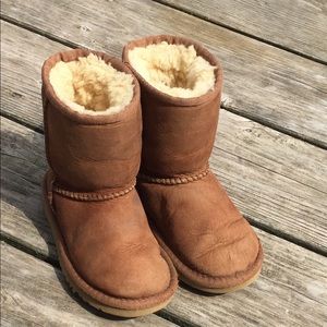 Classic Chestnut UGG- Toddler Boot size 10
